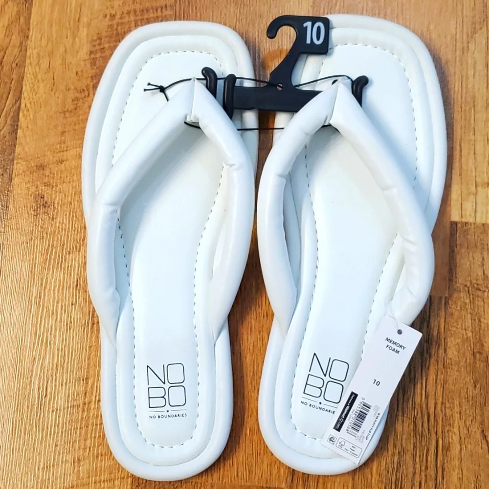 No Boundaries Womans Memory Foam White Thong Sandals‎ Size 10 NWT
